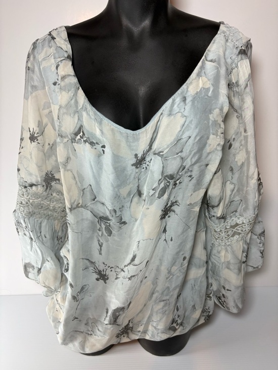 Bellambra Tops - Bellambra Made in Italy Floral Peasant Blouse Viscose and Silk